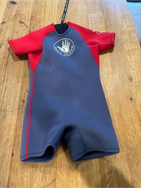Body Glove Kids Short Sleeve Neoprene Rashguard in Navy and Red